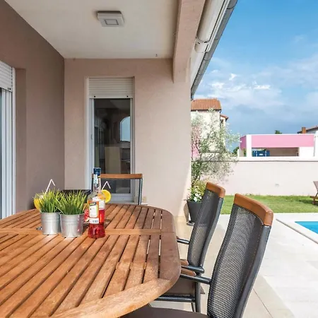 Awesome In With Wifi Nyaraló Póla