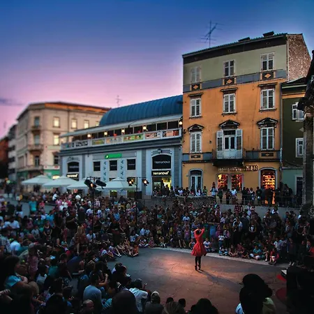 Beautiful In Nyaraló *
