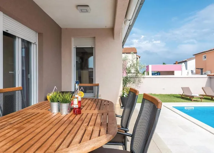 Awesome In With Wifi 펜션 풀라